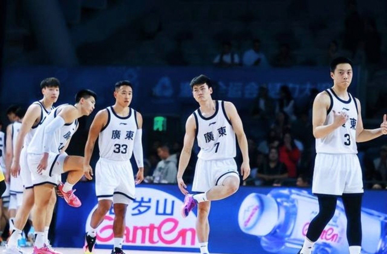 关于风云突变！山东男篮赛后战术微调，CBA季后赛版图或变，媒体盛赞，控场能力受关注的信息